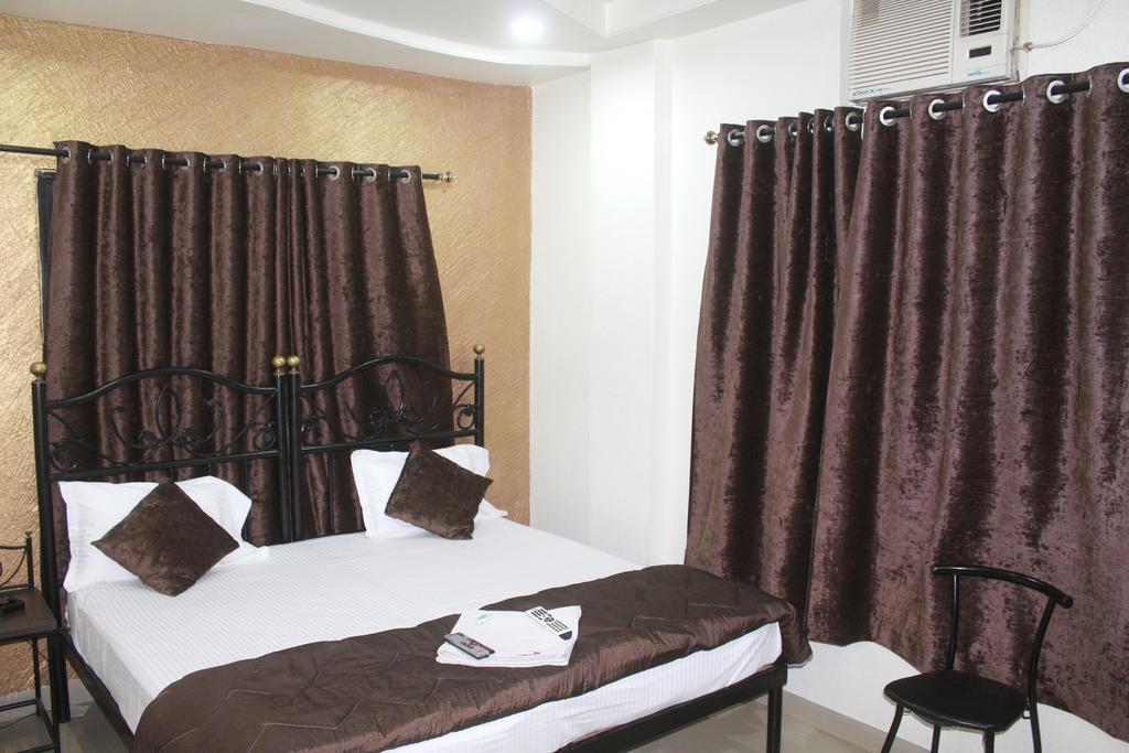 Hotel Preetam Aurangabad Extérieur photo