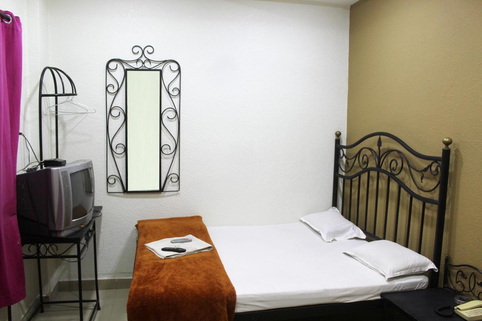 Hotel Preetam Aurangabad Extérieur photo